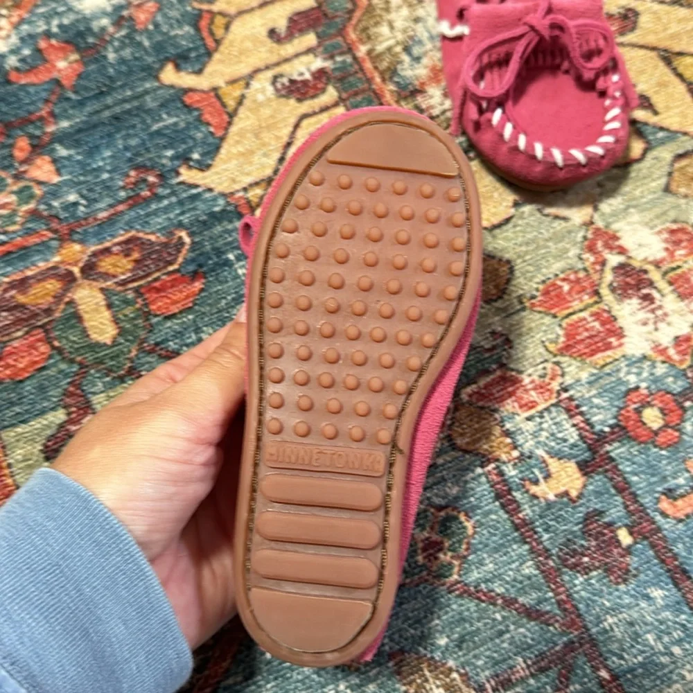 Minnetonka Moccasins Toddler Girl Kilty Pink Sz 8 Pink EUC